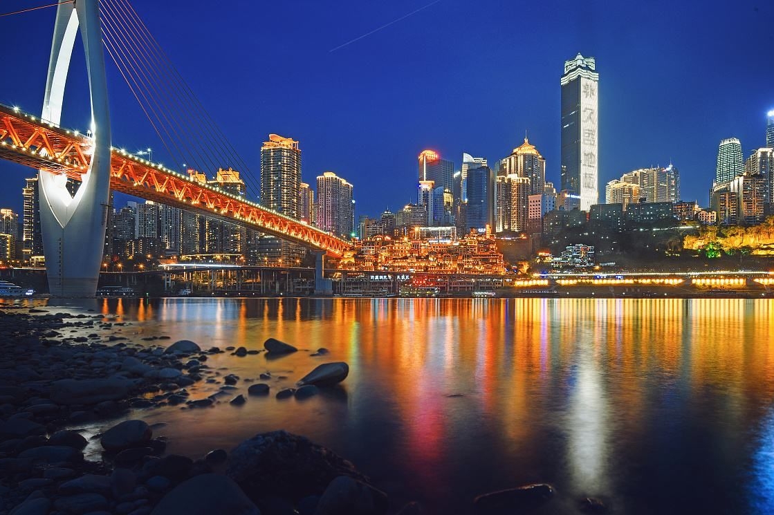重庆经济发展呈现稳定恢复和转型增效态势——市统计局相关负责人解读2022年全市经济数据