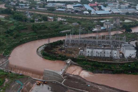 重庆万州区建起“小都江堰” 首次实现分洪削峰