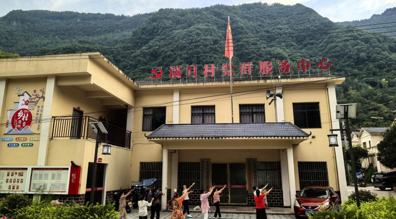 当代党员杂志社深入帮扶点调研指导驻村工作