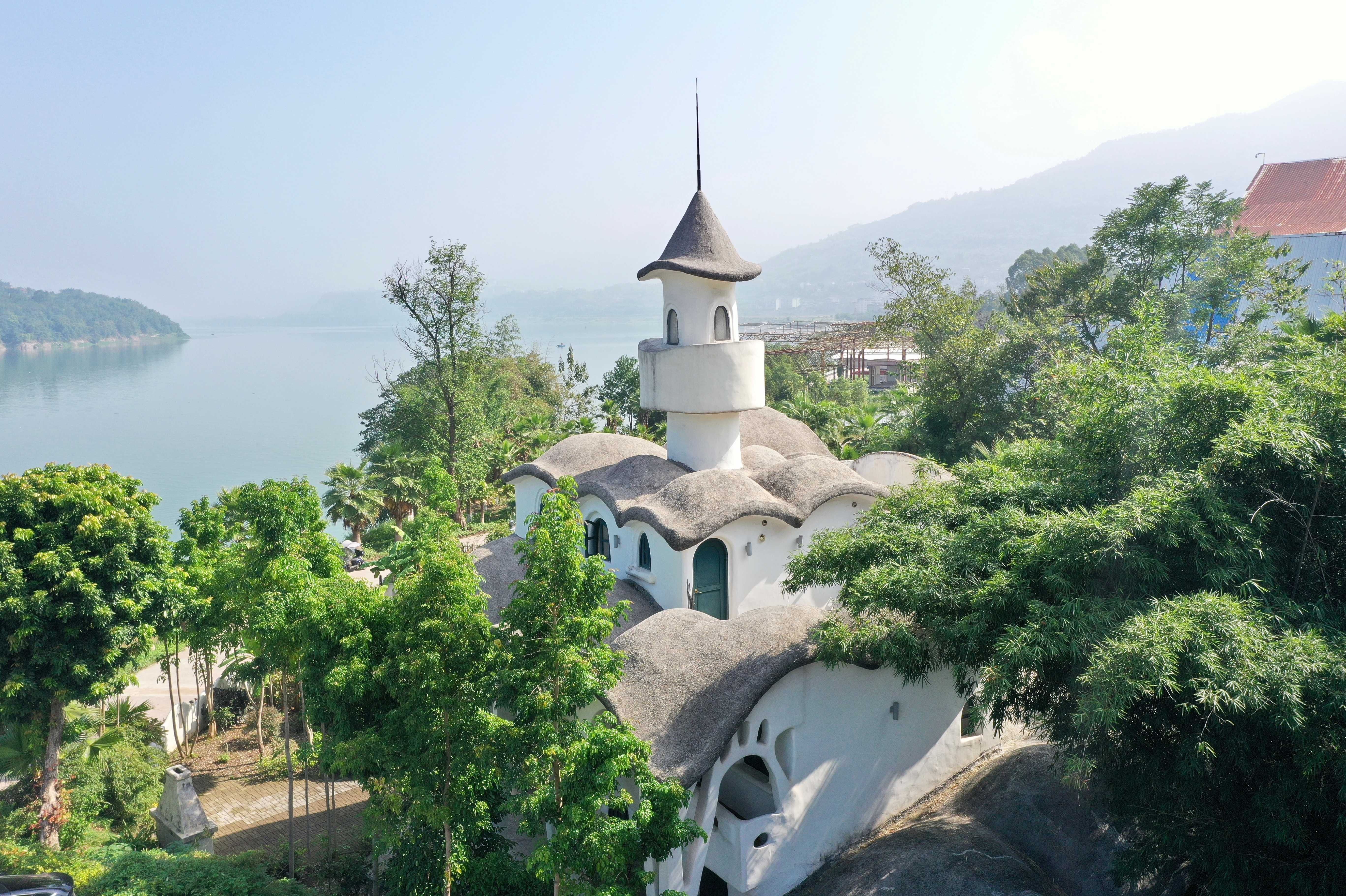 组图｜三峡蓄水过半 观“湖”民宿别样景致