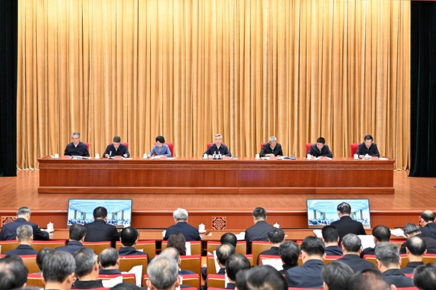 李希在“纪检监察工作规范化法治化正规化建设年”行动动员部署会议上强调 勇于自我革命 坚持守正创新 不断提高纪检监察工作规范化法治化正规化水平