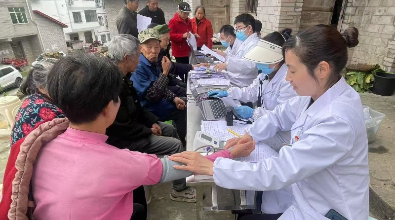 重庆忠县：健康体检进乡村  筑牢基层健康防线