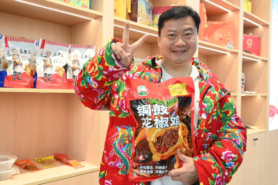 从七次创业失败到全网刷屏，“卤鹅哥”回应爆火争议：流量会走，但荣昌卤鹅必须留