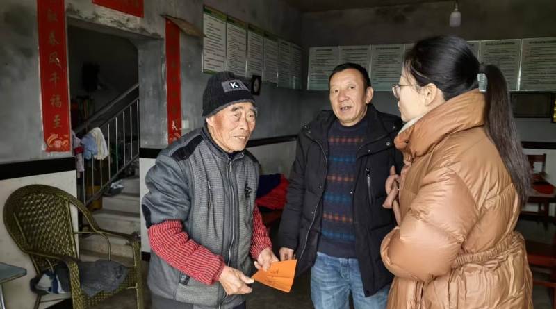 重庆江津：温暖行动拉近心距离