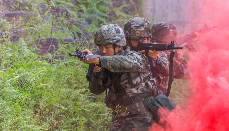 重庆武警：淬火加钢练本领  勤训轮换砺精兵