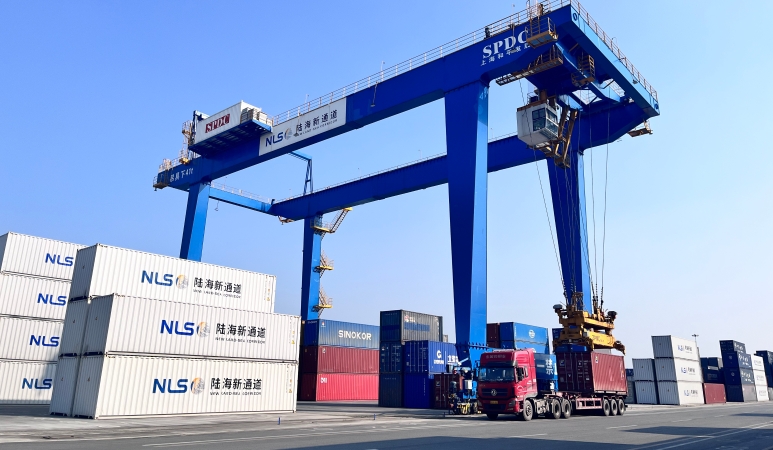 枢纽之城：重庆内陆开放的光荣与梦想