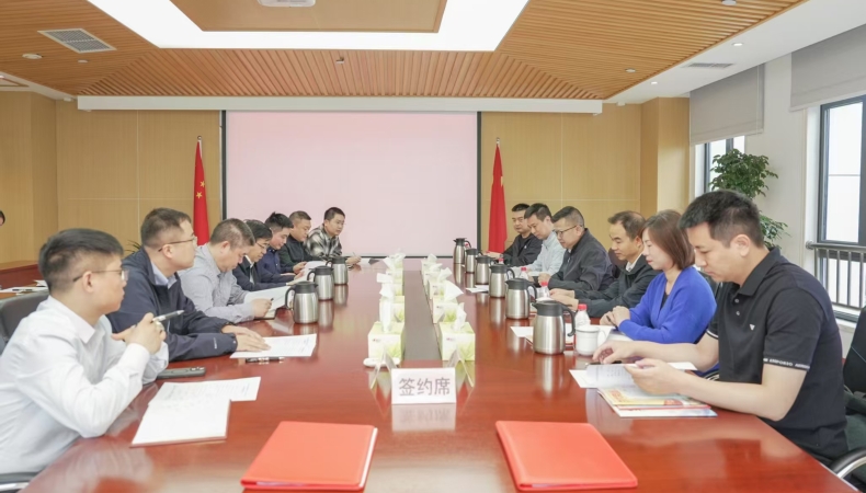 当代党员杂志社与重庆市公安局交巡警总队签署合作协议