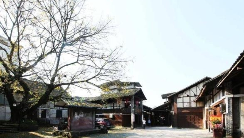 赓续革命薪火　筑牢党性根基