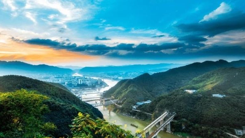 重庆北碚：区领导调研学习教育和软弱涣散基层党组织整顿工作
