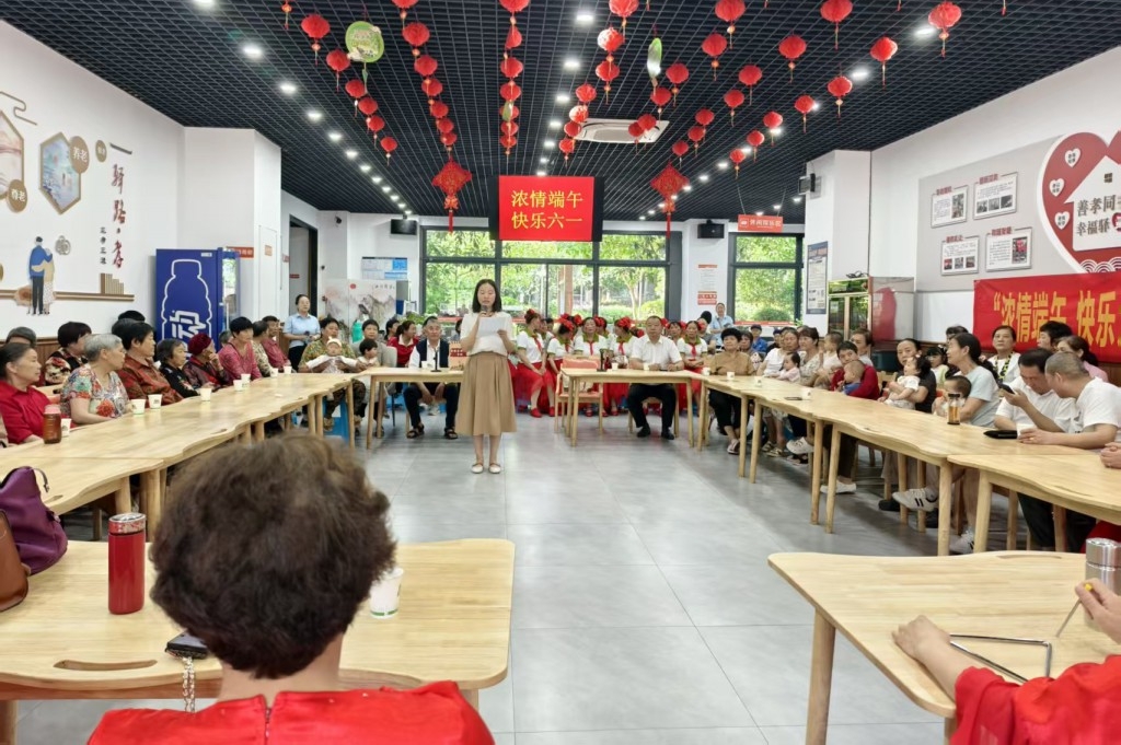 重庆高新区驿站社区：粽香端午 共筑社区温情