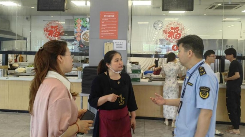 守护舌尖安全护航企业发展　重庆高新区严查单位食堂食品安全