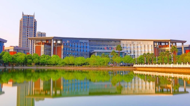 王靖平专栏｜西南政法大学之行诗词二首
