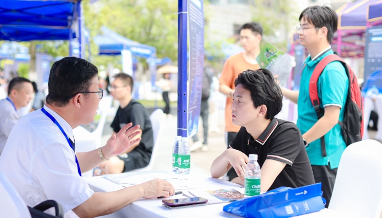 为青年筑梦，为山城聚才！重庆市启动第六届“百日千万招聘专项行动”