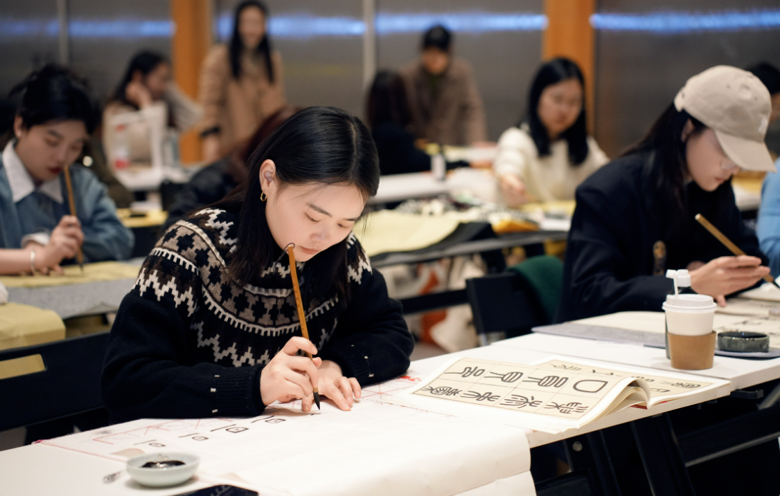 这座超大城市，为何能容下年轻人？