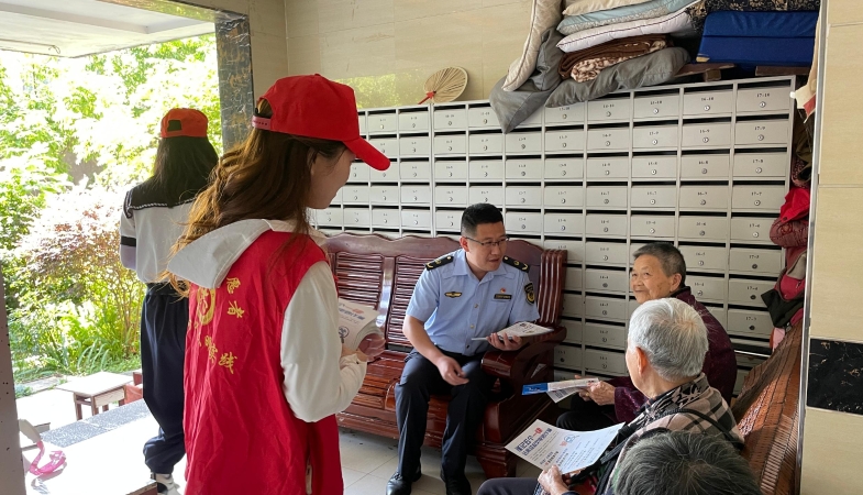 重庆万盛经开区：清溪桥社区开展“筑牢反诈防线・党员在行动”主题志愿服务活动