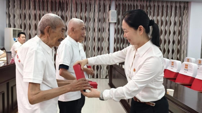 重庆云阳栖霞镇：多措并举庆“七一”，凝聚党建新合力