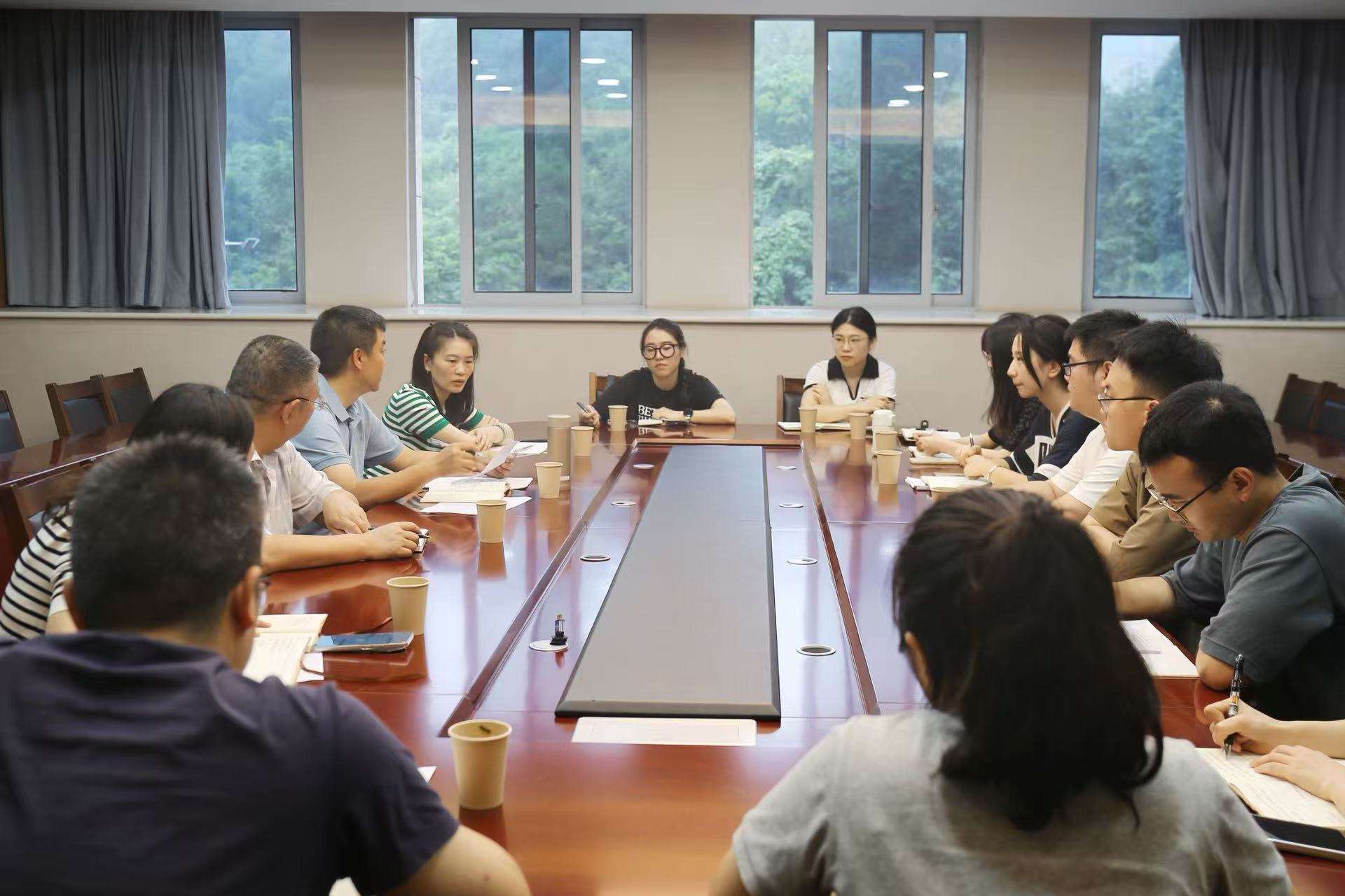 重庆市江津区珞璜镇召开年轻干部座谈会