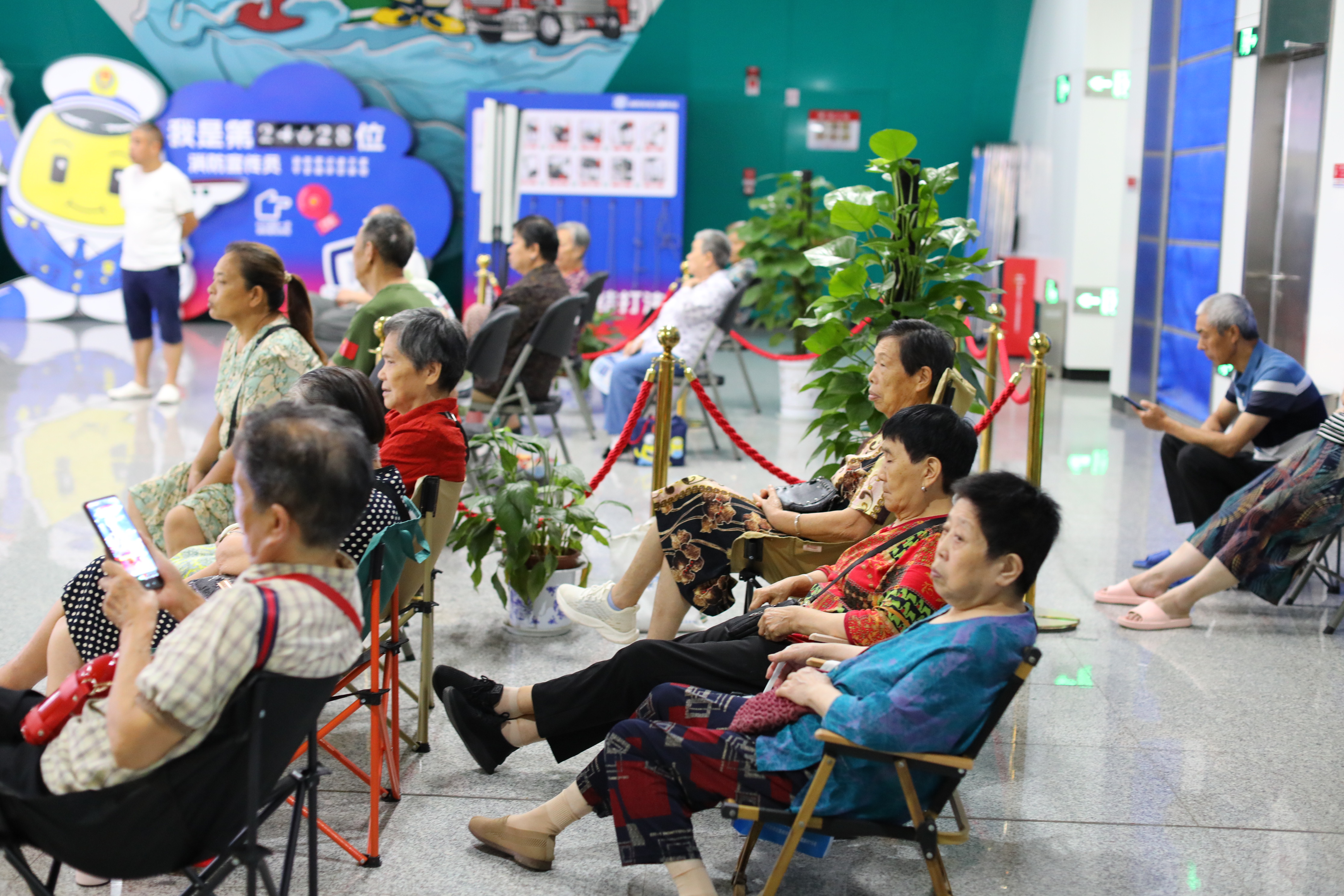 组图｜重庆146个轨道站开放纳凉区，川美站体验来了