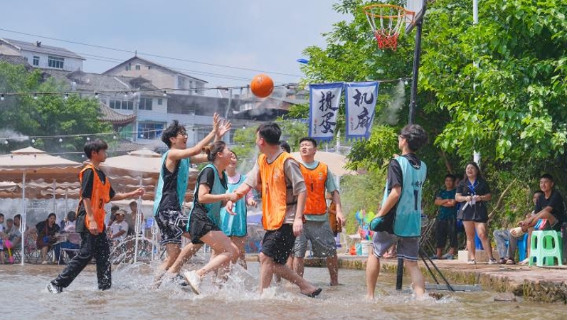 重庆北碚：水上避暑经济“热”起来