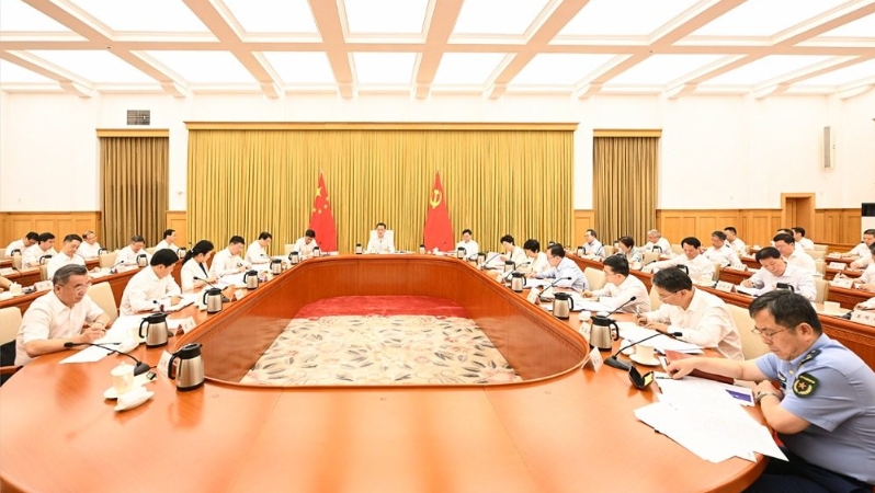 重庆市委常委会举行扩大会议 市委书记袁家军主持并讲话