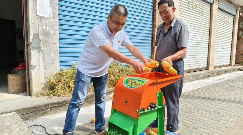 重庆忠县：牵线爱心企业 助农提效增收