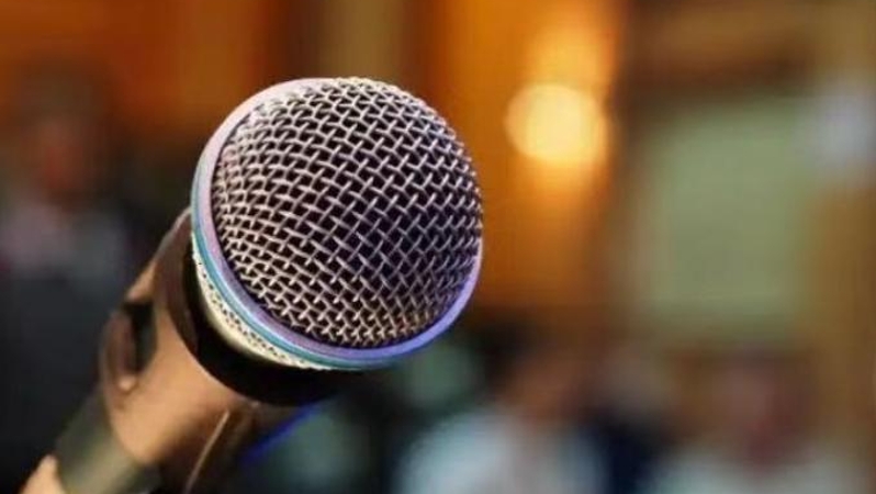 坚决维护记者正当采访权利