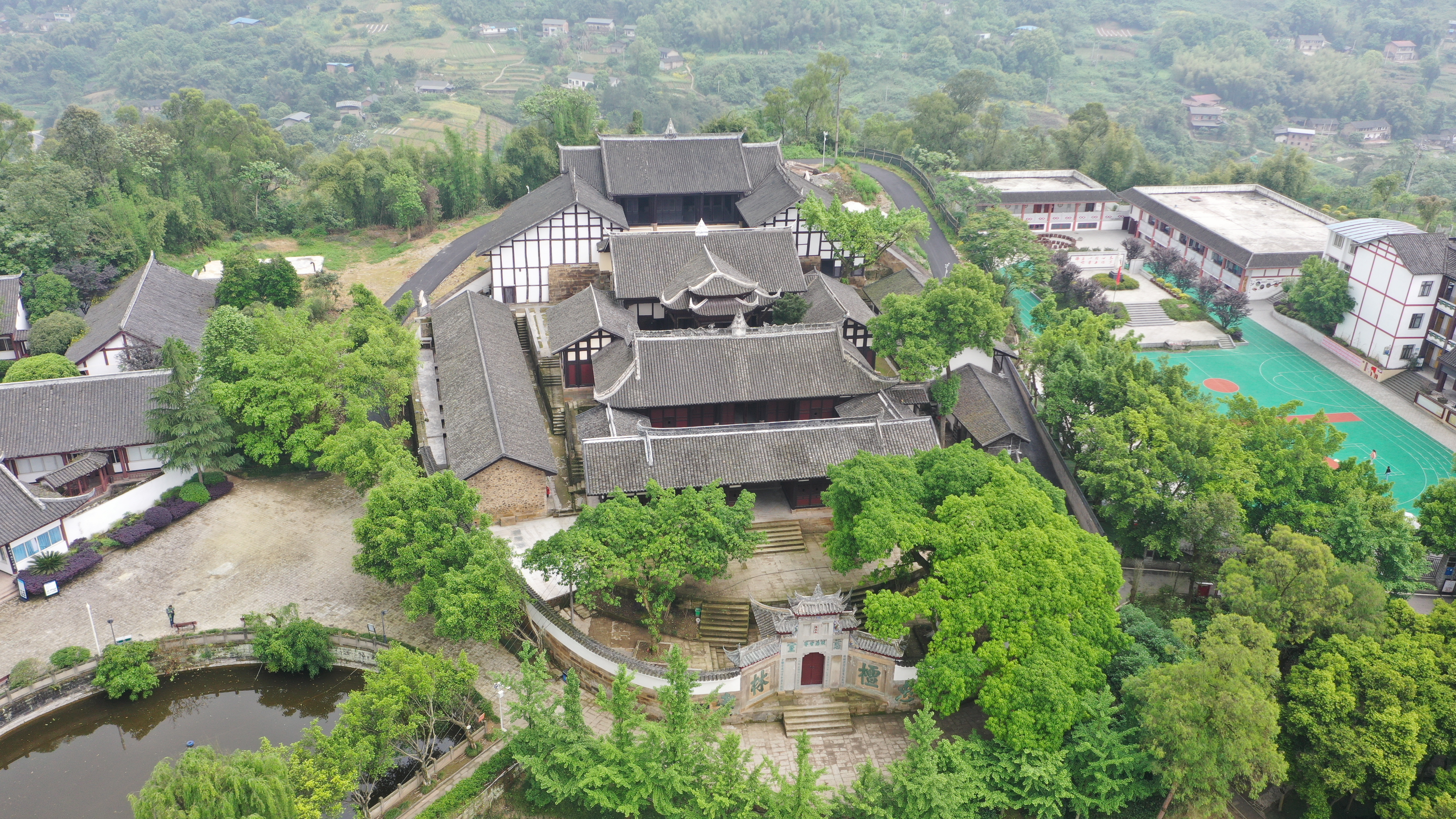 八十年・再向前④｜“育才”种子播撒四方