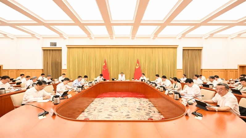 重庆市委常委会举行会议　市委书记袁家军主持并讲话