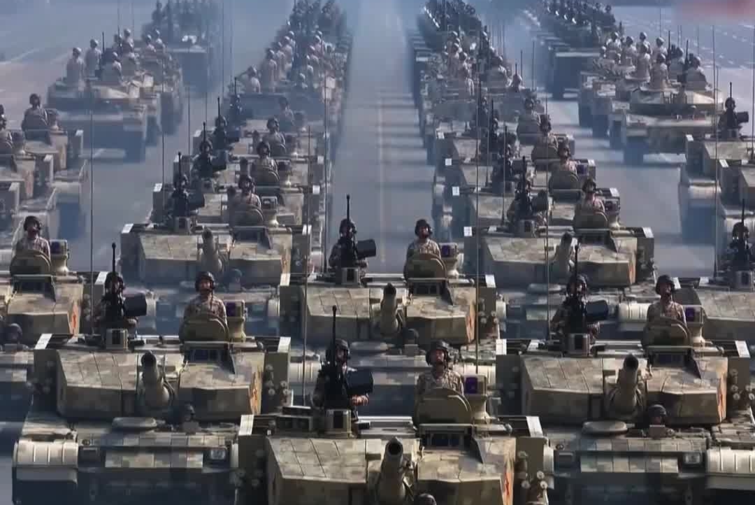 [倒计时8天 转发期待] 9月3日，在天安门广场将举行盛大阅兵式，这将是我军军事力量的全方位展示！#9月3日阅兵 #阅兵式