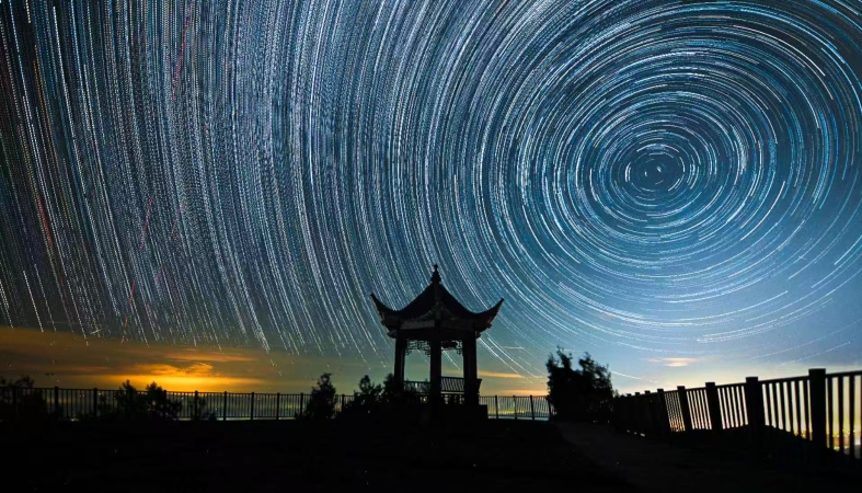 余先怀专栏｜高洞岩星空