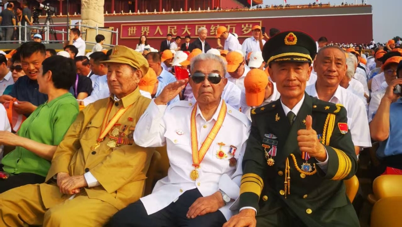 重庆北碚籍抗战老兵洪代彬 天安门前观礼阅兵