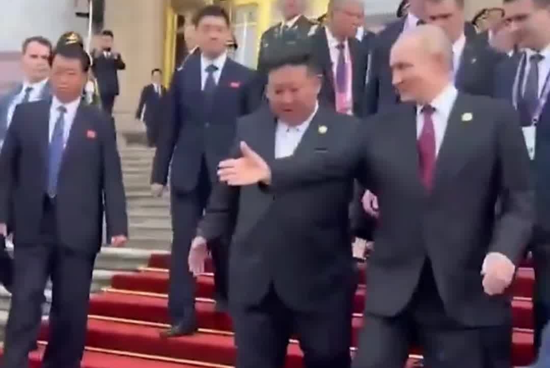 普京与金正恩在北京会谈 金正恩：朝鲜能帮俄罗斯就一定会帮这是兄弟职责#俄罗斯#朝鲜#俄乌冲突