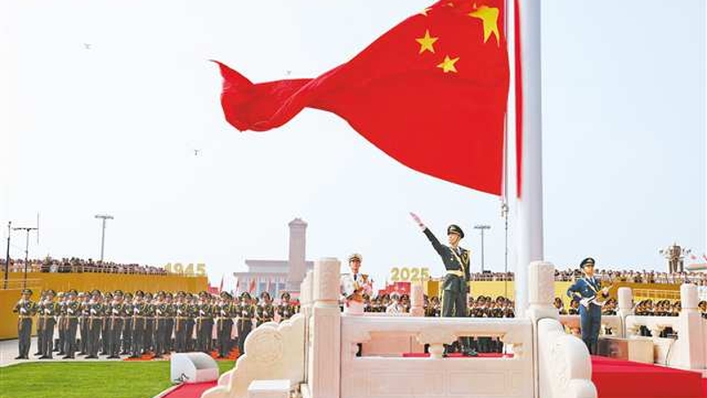 在和平与发展的人间正道上携手同行