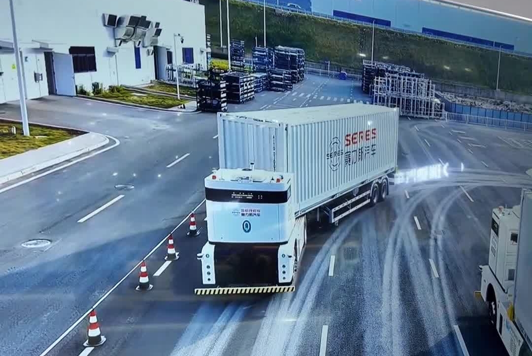 物流模式变革 赛力斯行业首创的智慧无人物流港亮相智博会#赛力斯#智博会#无人化#智能