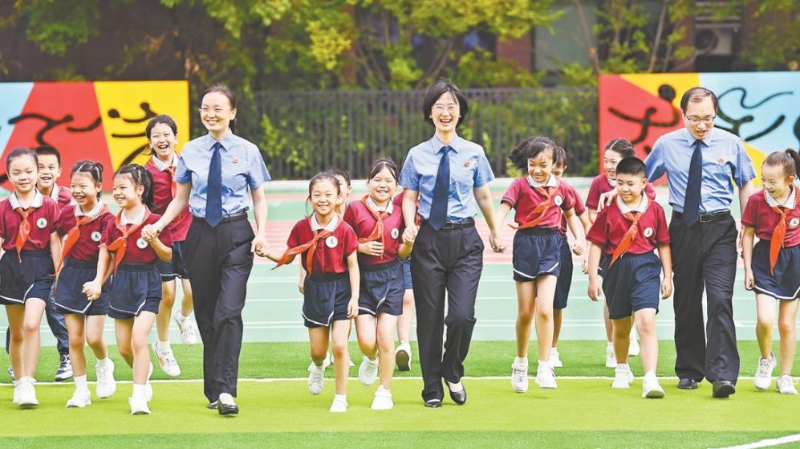 中央政法委印发通知要求学习宣传重庆检察未成年人保护工作团队代表先进事迹