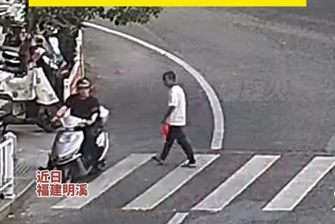 民警下班偶遇嫌疑人 直接“拿下”