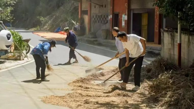 西政驻村第一书记手记：用脚步丈量民情 以实干诠释初心