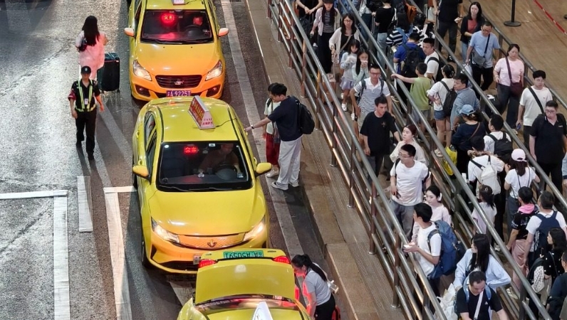 “十四五”烟火重庆推介海报① |司机张瑞平的“绿牌账本”