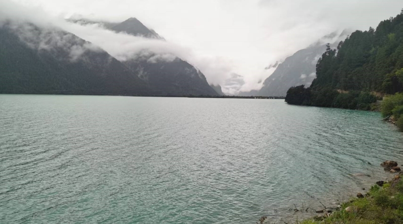 施崇伟专栏｜雨落巴松措