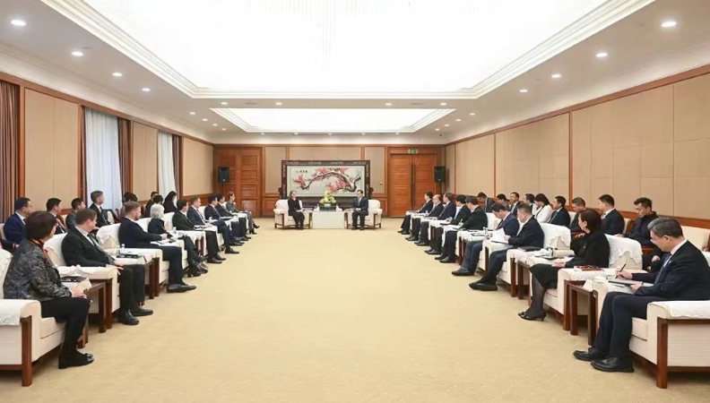 袁家军胡衡华会见出席欧洲先进制造企业重庆行活动重要嘉宾