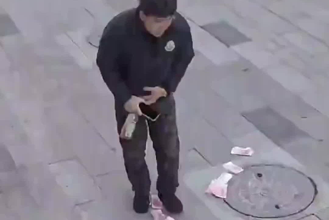 男子4万元被刮飞 路人一张不差找回#正能量#现金