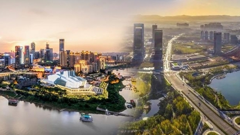 川渝共建内陆开放“钢铁驼队”