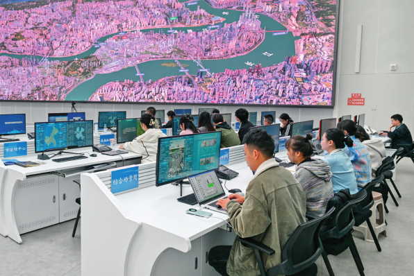 《瞭望》看重庆｜探索超大城市现代化治理新路子