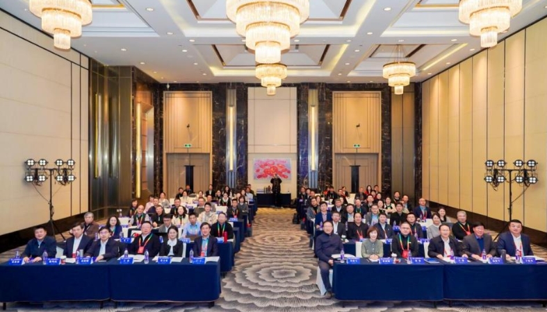 “人工智能+出版发展”研讨会暨智慧出版与知识服务重点实验室2025年会在河北石家庄顺利举行