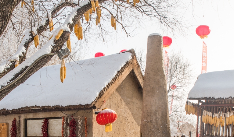 文学｜清晨瓦上雪微凝