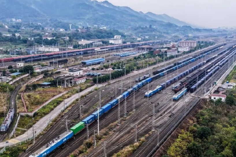 重庆，何以出“山”？