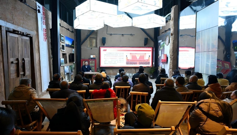 重庆江津四屏镇青堰村：“夜校+”赋能党员冬训 推动党的创新理论扎根一线