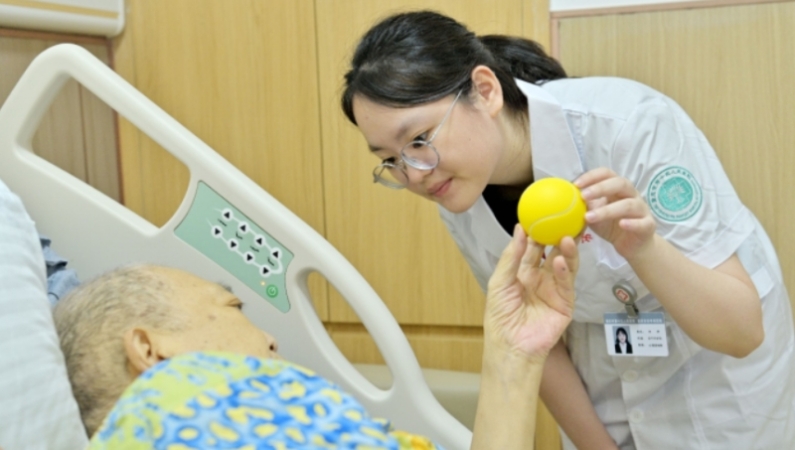 新华社看重庆｜擦亮医养结合健康底色