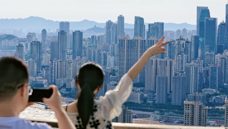 典型示范 让崇德向善成为山城最强音