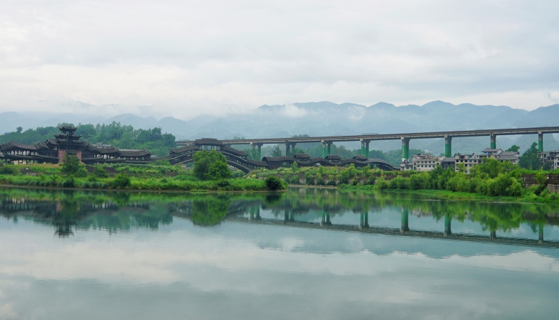 重庆黔江：擦亮金名片 奏响文旅“破圈曲”